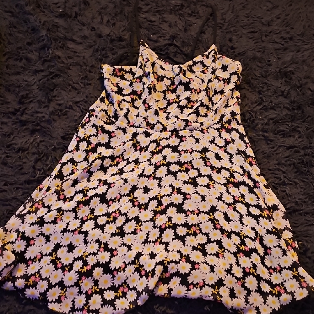Deb Daisy Print Mini Dress in Black and White